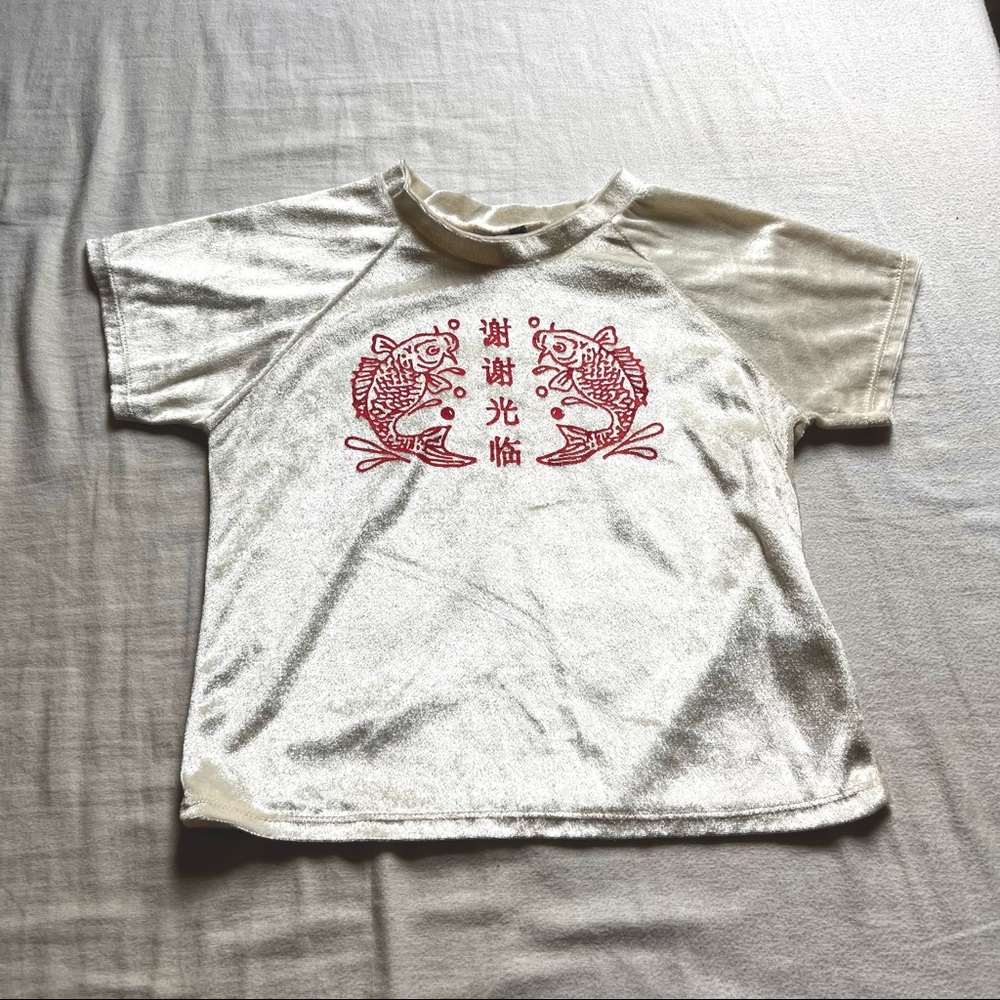 OMighty champagne ivory velvet coy fish cropped T-shirt